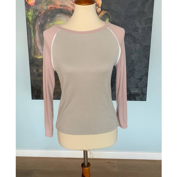 Poof! Tops - NWT Poof! New York color block Violet and Gray top size M ribbed